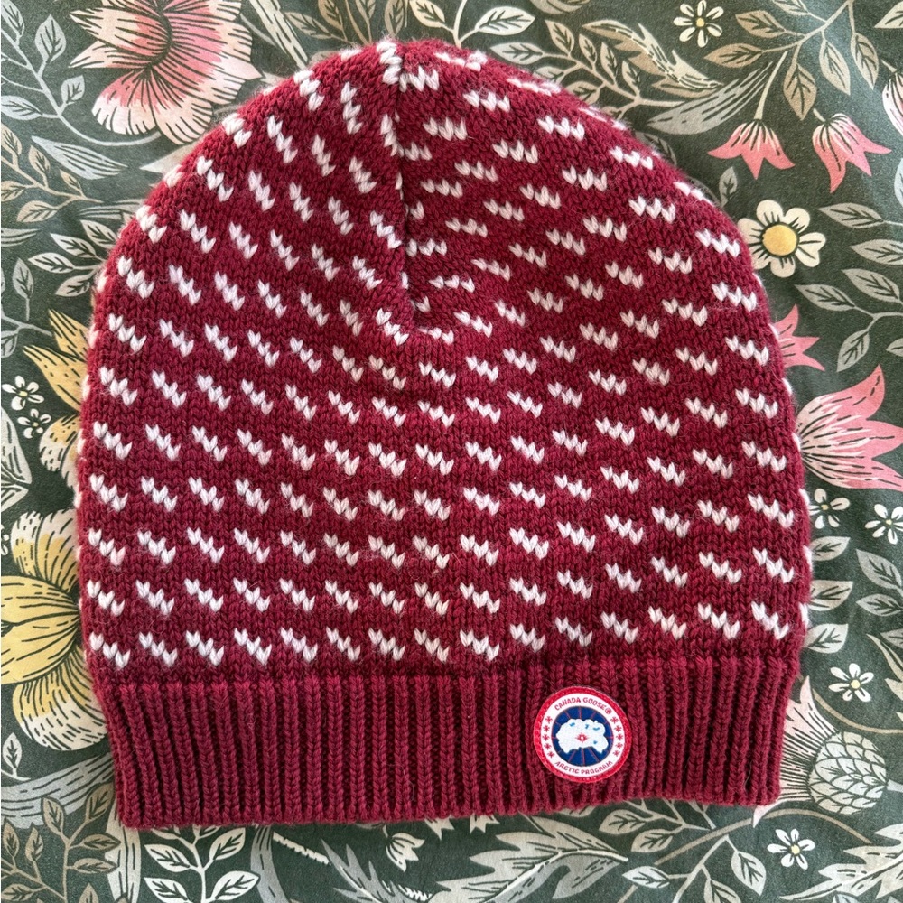 Canada Goose knit beanie hat 100% Merino wool